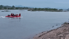 83717cdb41c57b64e4bf765ba68862de.gif